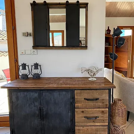 Jolie Maison A 50 M De La