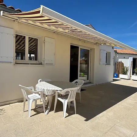 Jolie Maison A 50 M De La