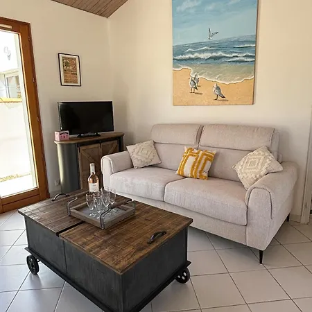 Jolie Maison A 50 M De La