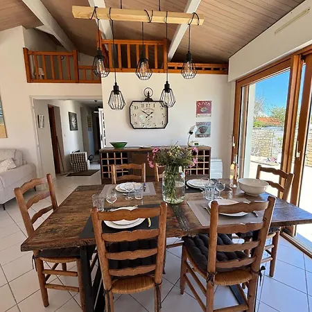 Jolie Maison A 50 M De La Nyaraló *