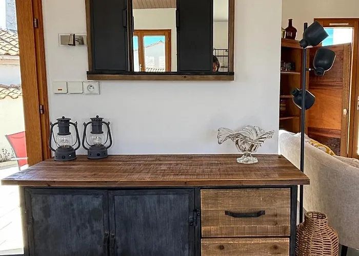 Jolie Maison A 50 M De La