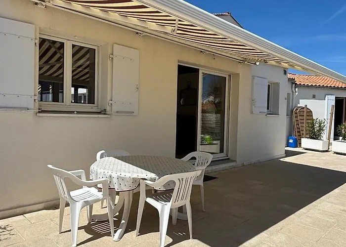 Jolie Maison A 50 M De La