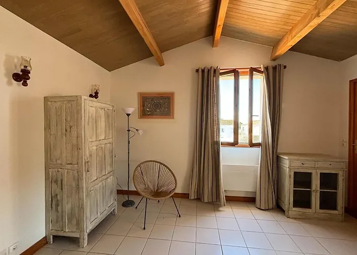 度假居 Jolie Maison A 50 M De La 里维多瓦海滩