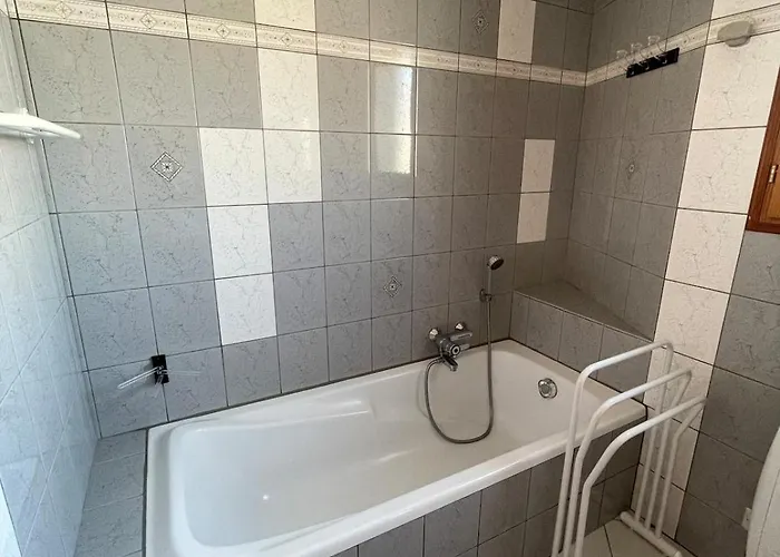 Jolie Maison A 50 M De La